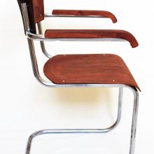 Chromovaná židle s područkami