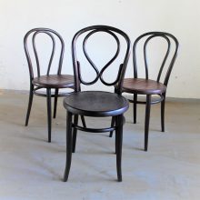 2 ks ohýbané židle no.18 a 1 ks no. 20 „omega“