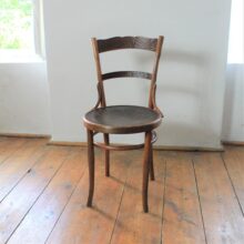 originální značená židle Kohn po celkové renovaci