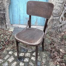 starožitná ohýbaná židle Fischel před renovací